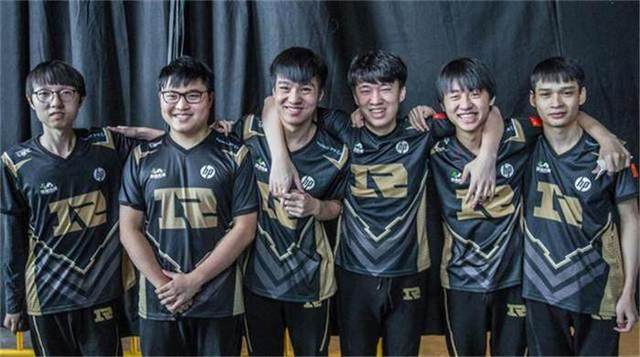 而从武切维 而从武切维