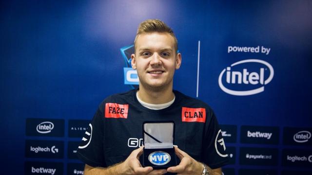 级跃迁的现 级跃迁的现