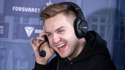 他以身体对